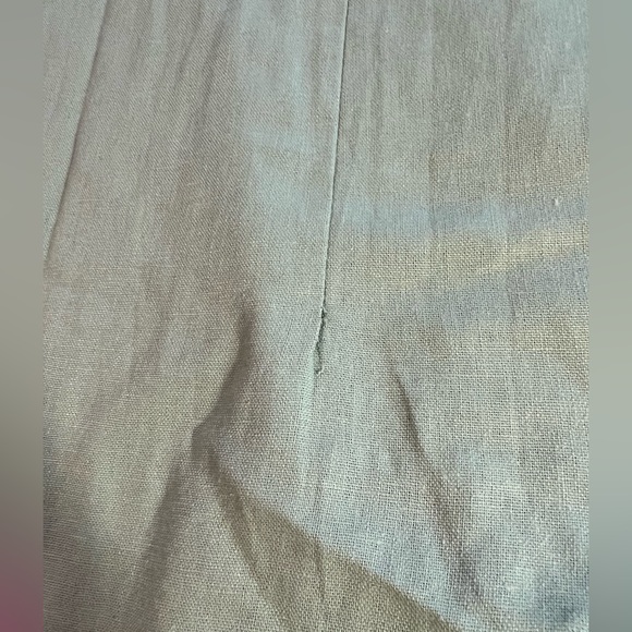 Buttons — Vintage Linen Blend Cap Sleeve Top - Picture 6 of 6